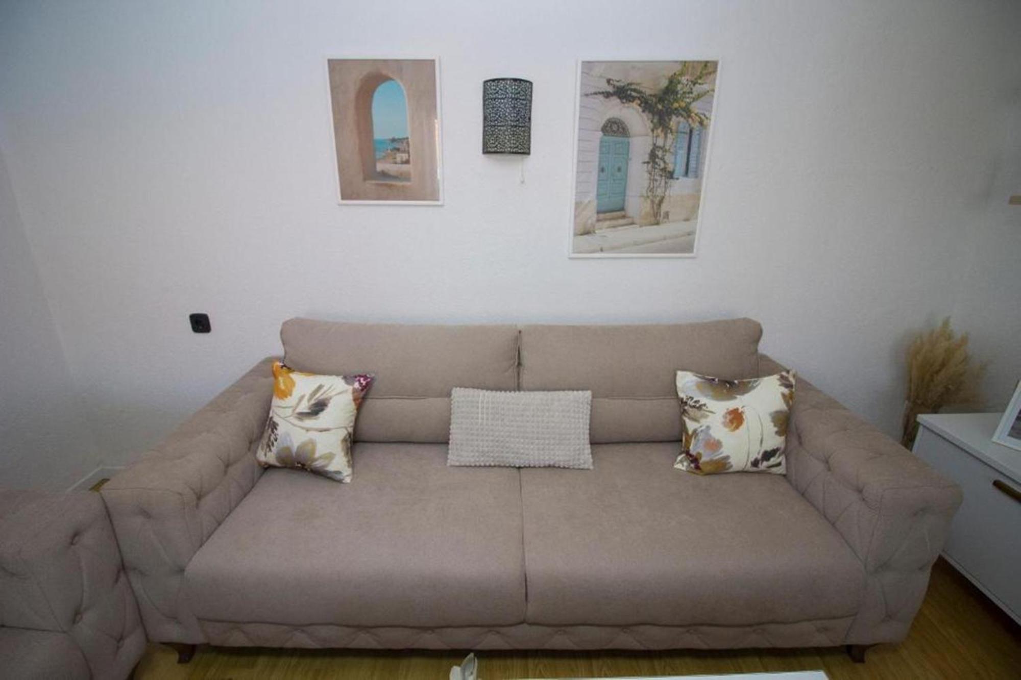 Summer House With Heated Swimming Pool Mostar Eksteriør billede