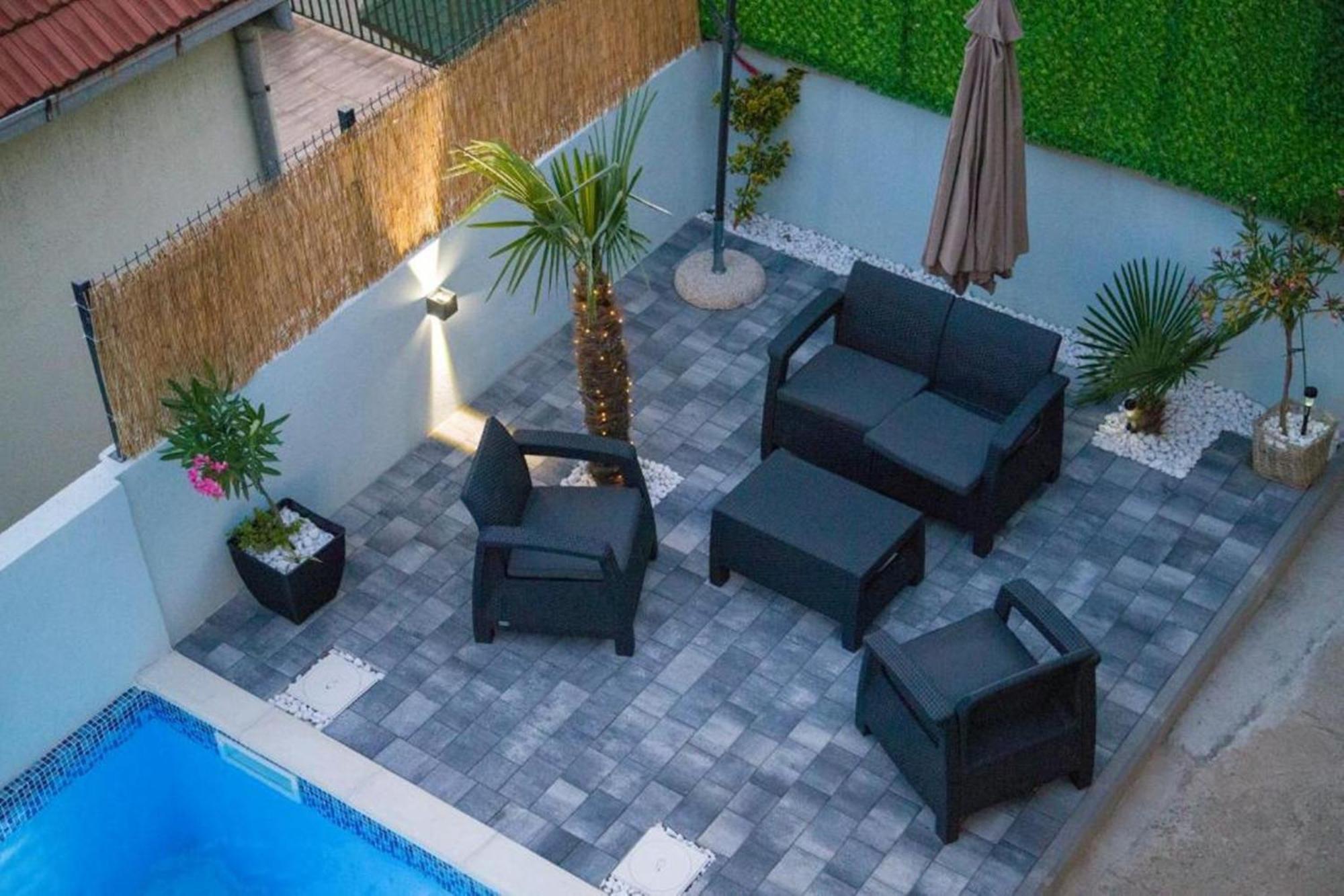 Summer House With Heated Swimming Pool Mostar Eksteriør billede