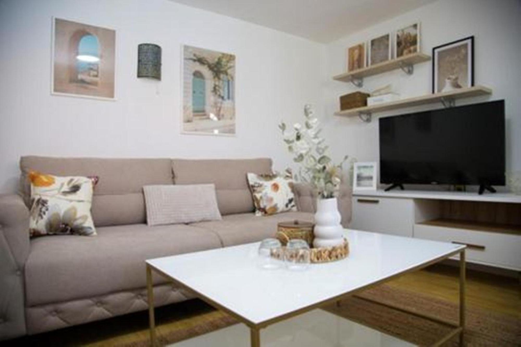 Summer House With Heated Swimming Pool Mostar Eksteriør billede