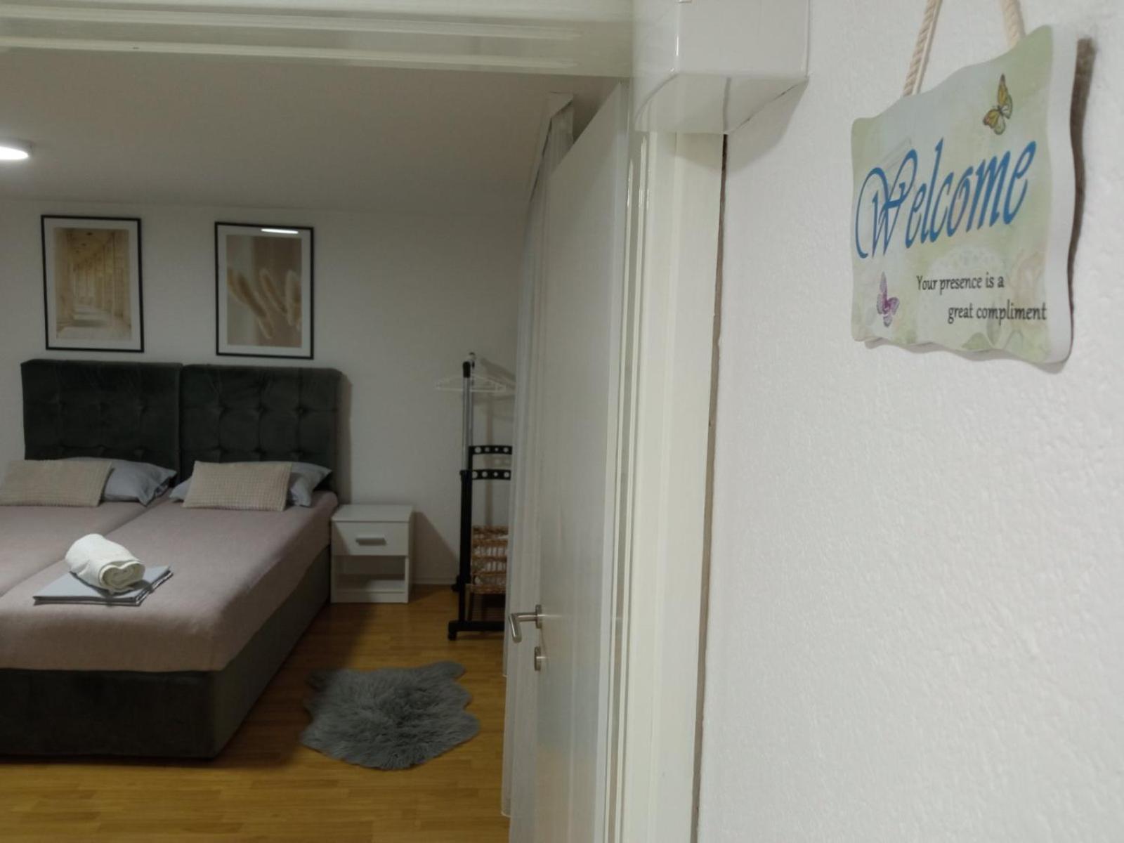 Summer House With Heated Swimming Pool Mostar Eksteriør billede